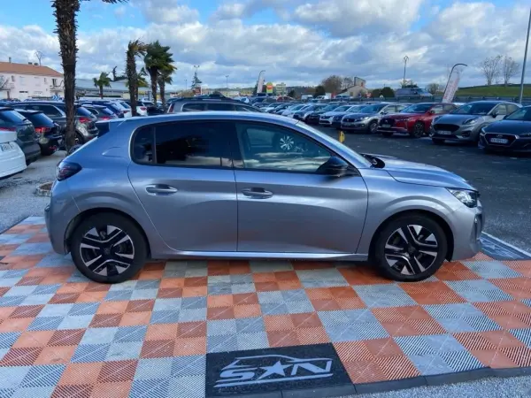 Peugeot 208 100 BV6 ALLURE Radars AV-AR Ecran 10" - Photo 4