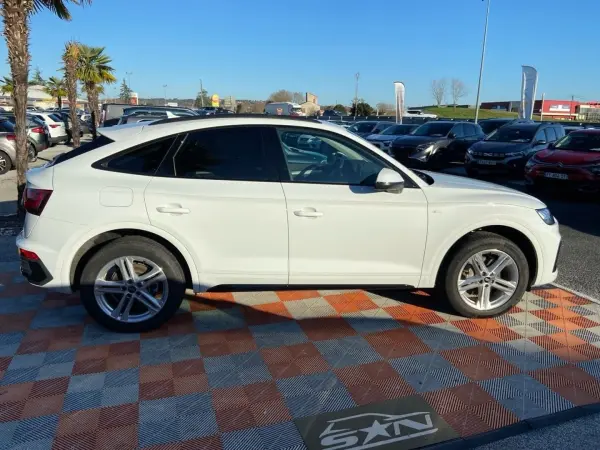 Audi Q5 SPORTBACK 40 TDI 204 QUATTRO S-Tronic S LINE Ext GPS Caméra JA 19" Black Pack - Photo 4