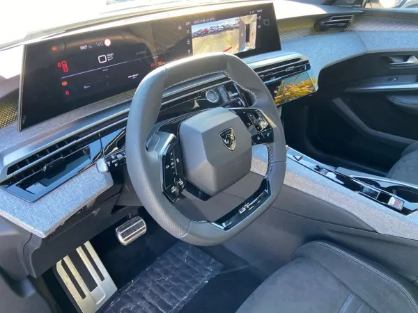 Peugeot 3008 Hybrid 145 e-DCS6 GT Toit Alcantara Executive Pack 360° Vision & Drive Assist Plus - Photo 2