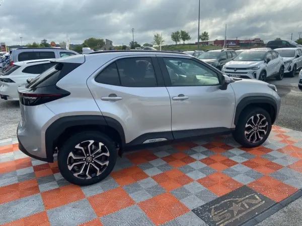 Toyota YARIS CROSS 1.5 HYBRIDE 130 2WD DESIGN BUSINESS - Photo 5