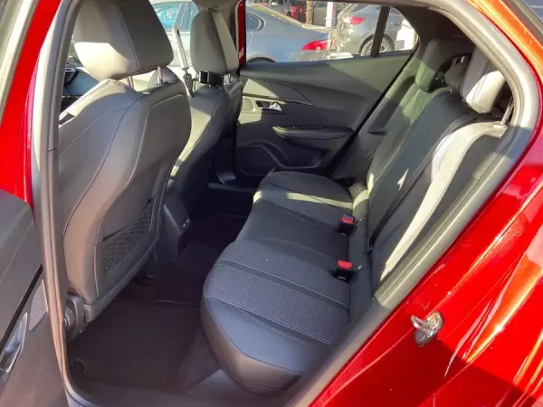 Peugeot 2008 BlueHDi 100 BV6 GT LINE Toit Ouvrant ADML SC Recharge Induction - Photo 3