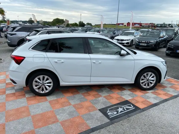 Skoda SCALA 1.0 TSI 116 BV6 SELECTION Caméra Radars Cockpit JA 16" - Photo 4