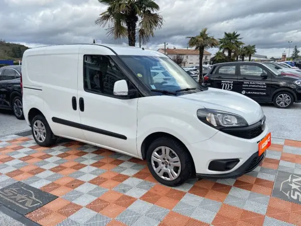 Fiat DOBLO CARGO 1.6 D Multijet 105 BV6 PACK PRO LOUNGE 3PL 10375HT - Photo 3